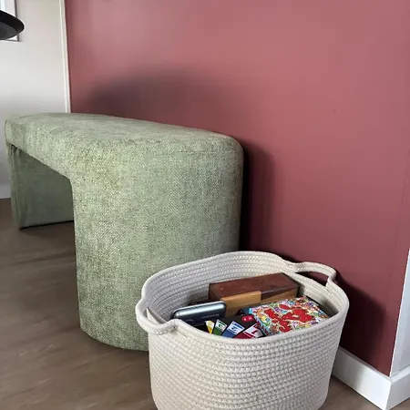Tiny Forest House Met Vrij Uitzicht