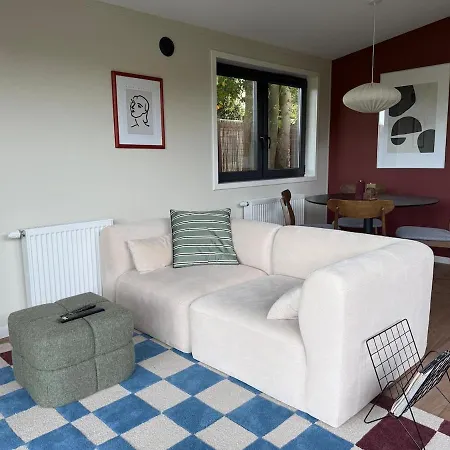 Tiny Forest House Met Vrij Uitzicht